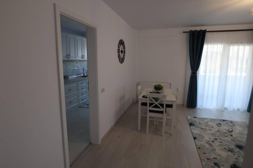 White Apartment Gura Humorului, Bucovina, Voronet Kültér fotó