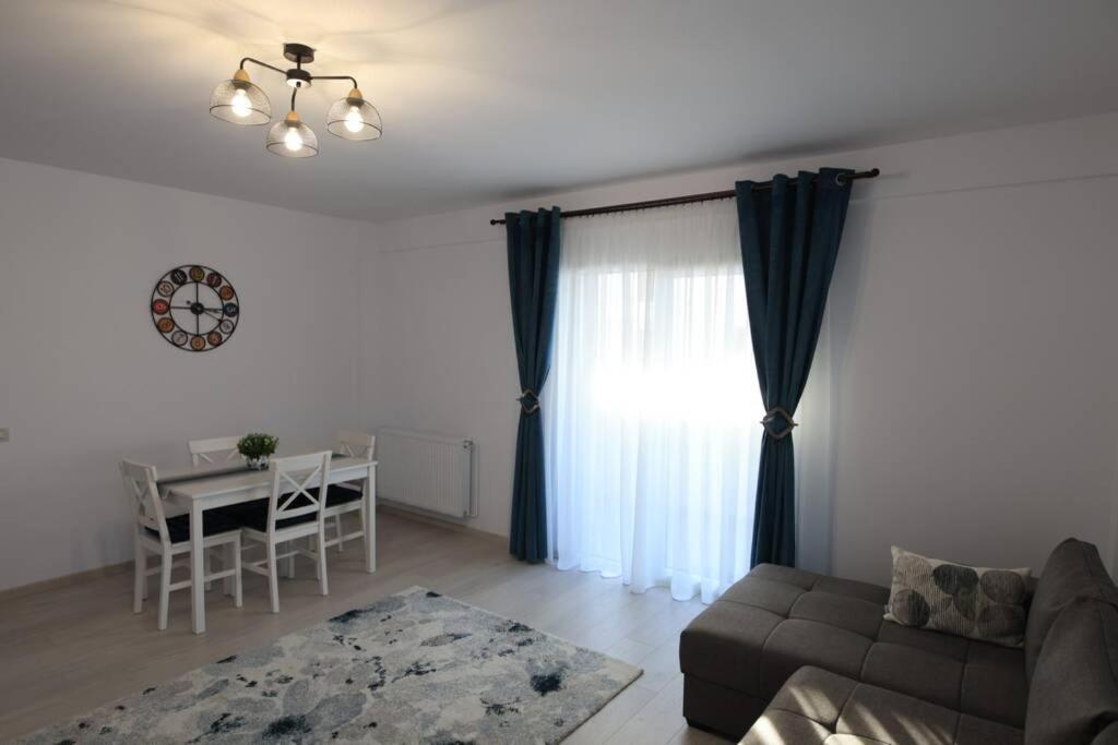 White Apartment Gura Humorului, Bucovina, Voronet Kültér fotó