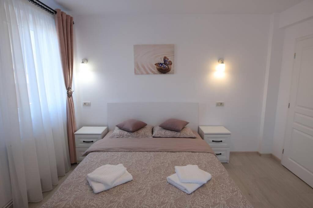 White Apartment Gura Humorului, Bucovina, Voronet Kültér fotó